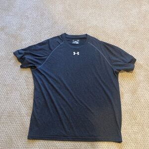Under Armour shirt size Lg